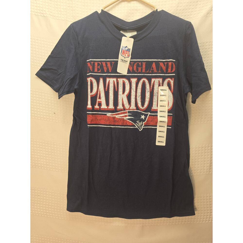 Offical NFL new England Patriots Tshirt Womens Size Small Short Sleeve Blue...